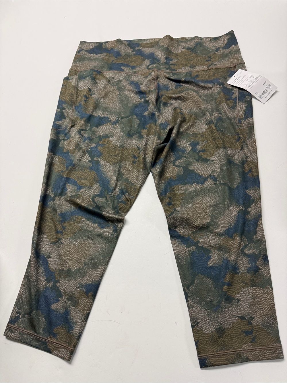 Athleta womens Camo Capri Leggings - Green/Blue